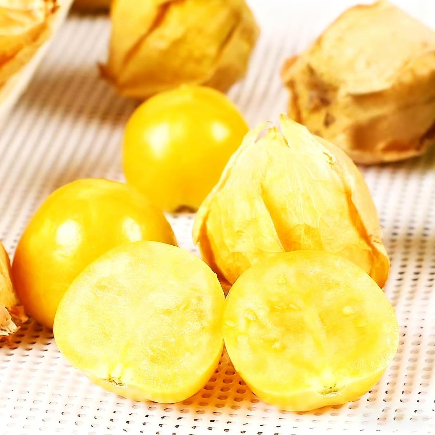 500Pcs Easy to Sow Groundcherry Seeds ideal for forming continuous natural ornamental lines along garden borders and yard edges